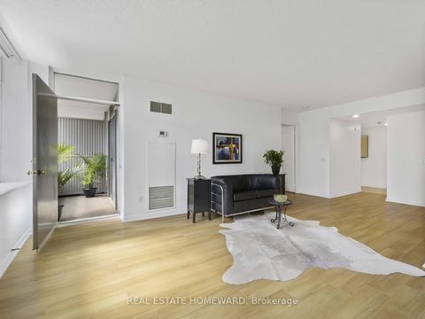 Photo 2 at 720 - 5 Rosehill Avenue, Moore Park, Toronto