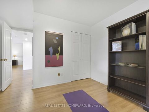Photo 12 at 720 - 5 Rosehill Avenue, Moore Park, Toronto