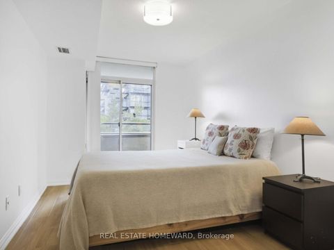 Photo 15 at 720 - 5 Rosehill Avenue, Moore Park, Toronto