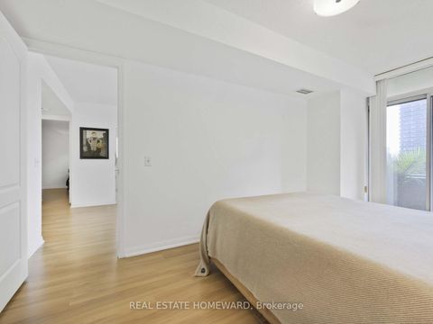 Photo 16 at 720 - 5 Rosehill Avenue, Moore Park, Toronto