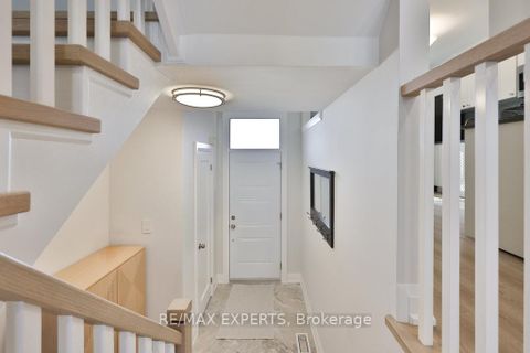 Photo 2 at 46 Lucena Crescent, Maple, Vaughan