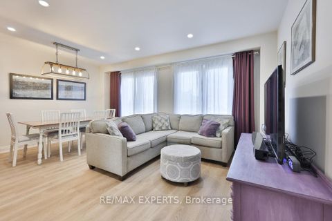 Photo 3 at 46 Lucena Crescent, Maple, Vaughan