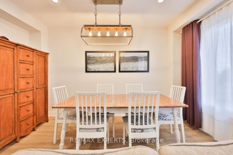 Photo 5 at 46 Lucena Crescent, Maple, Vaughan