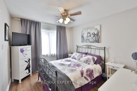 Photo 16 at 46 Lucena Crescent, Maple, Vaughan