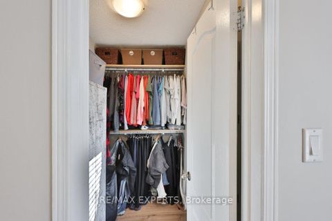 Photo 17 at 46 Lucena Crescent, Maple, Vaughan