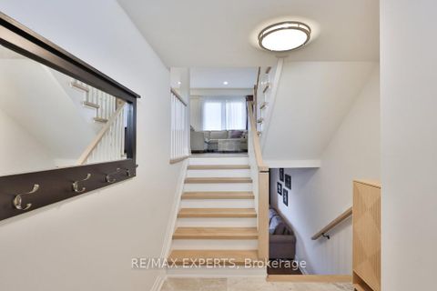 Photo 18 at 46 Lucena Crescent, Maple, Vaughan