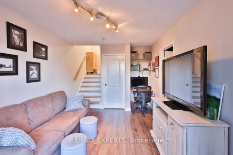 Photo 19 at 46 Lucena Crescent, Maple, Vaughan