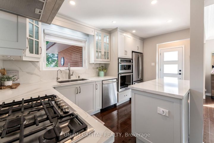 Photo 11 at 226 Cass Avenue, Sullivan, Toronto