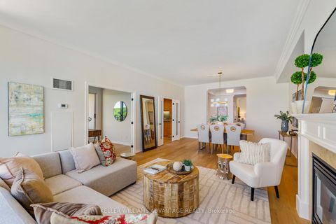 Photo 13 at 904 - 2662 Bloor Street W, Kingsway South, Toronto