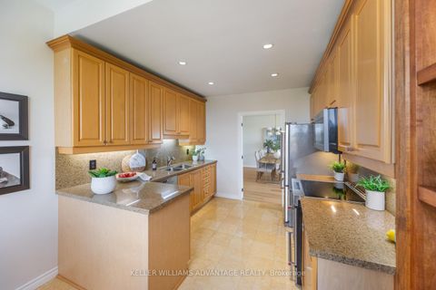 Photo 19 at 904 - 2662 Bloor Street W, Kingsway South, Toronto