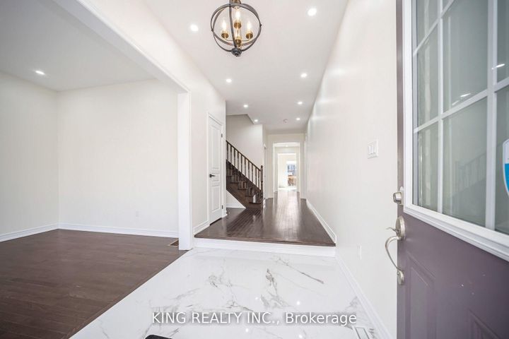 Photo 3 at 52 Haverstock Crescent, Northwest Brampton, Brampton
