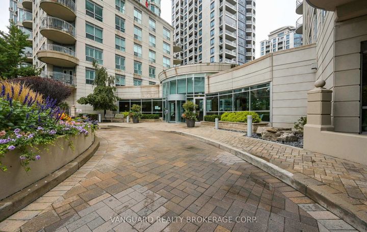 Photo 3 at 606 - 2111 Lake Shore Boulevard W, Mimico, Toronto