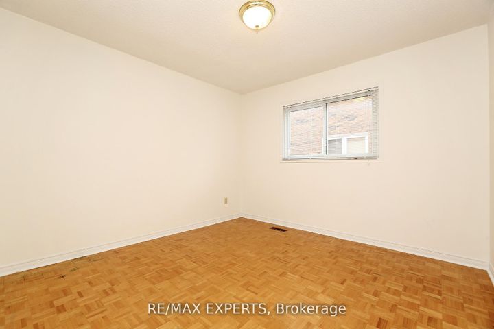 Photo 23 at 129 Father Ermanno Crescent, East Woodbridge, Vaughan