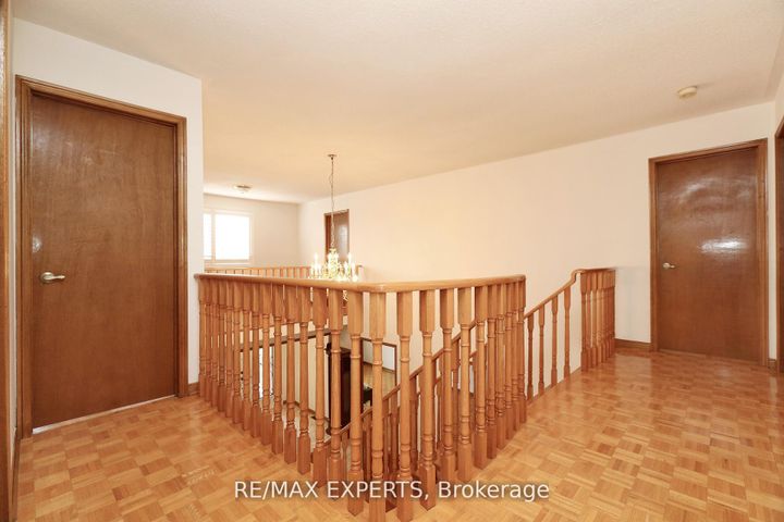 Photo 26 at 129 Father Ermanno Crescent, East Woodbridge, Vaughan
