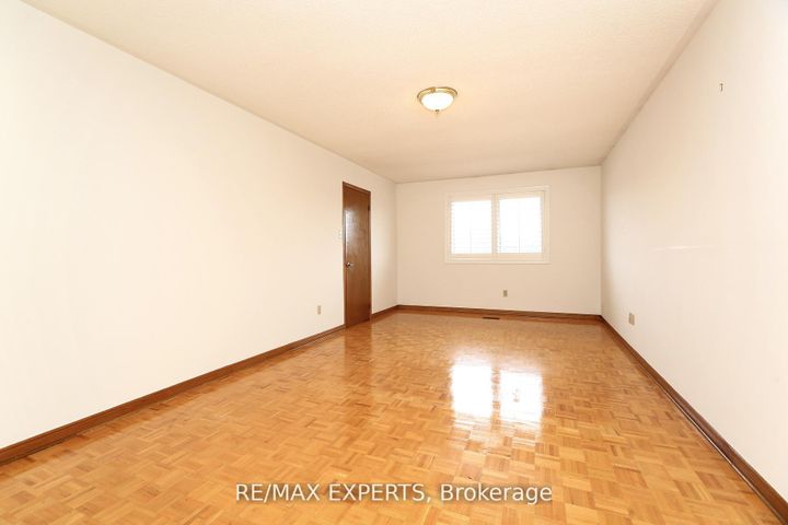 Photo 28 at 129 Father Ermanno Crescent, East Woodbridge, Vaughan