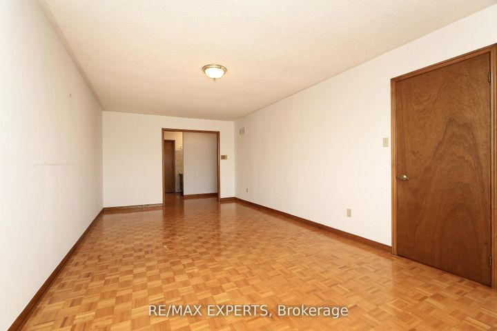Photo 29 at 129 Father Ermanno Crescent, East Woodbridge, Vaughan