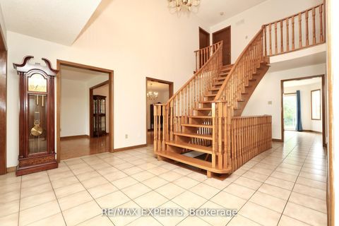 Photo 5 at 129 Father Ermanno Crescent, East Woodbridge, Vaughan