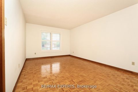 Photo 6 at 129 Father Ermanno Crescent, East Woodbridge, Vaughan