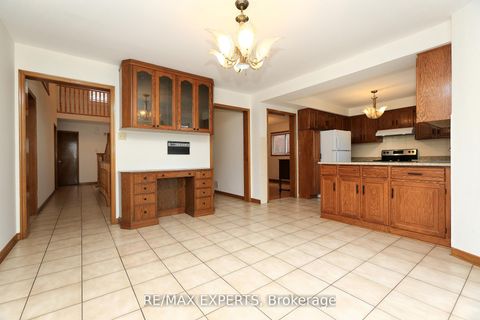 Photo 20 at 129 Father Ermanno Crescent, East Woodbridge, Vaughan