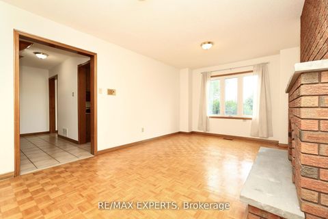 Photo 22 at 129 Father Ermanno Crescent, East Woodbridge, Vaughan