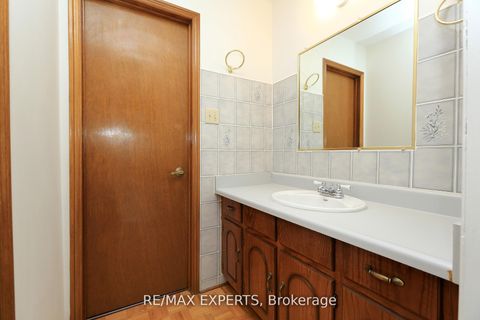 Photo 30 at 129 Father Ermanno Crescent, East Woodbridge, Vaughan