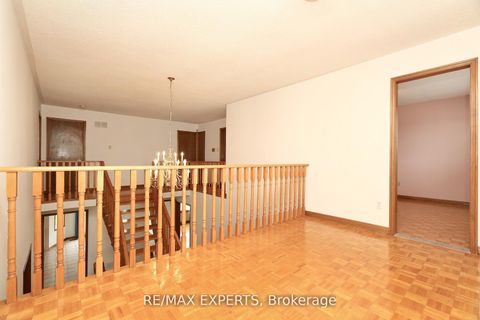 Photo 32 at 129 Father Ermanno Crescent, East Woodbridge, Vaughan