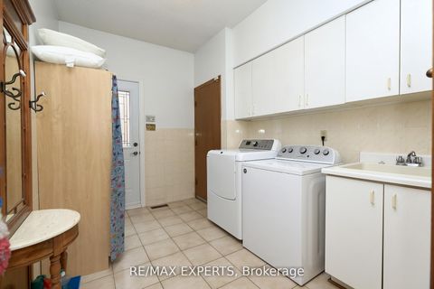 Photo 36 at 129 Father Ermanno Crescent, East Woodbridge, Vaughan