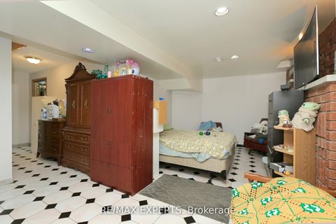 Photo 42 at 129 Father Ermanno Crescent, East Woodbridge, Vaughan