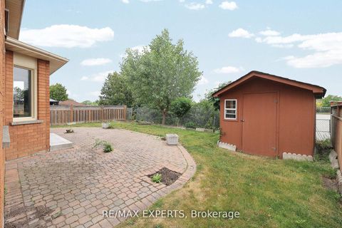 Photo 46 at 129 Father Ermanno Crescent, East Woodbridge, Vaughan