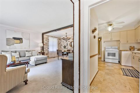 Photo 5 at 192 Beechgrove Drive, West Hill, Toronto