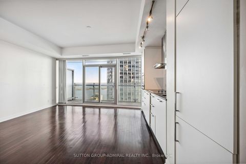 Photo 4 at 4704 - 14 York Street, Waterfront Communities C1, Toronto
