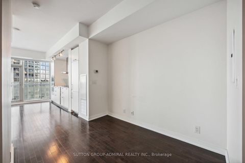 Photo 6 at 4704 - 14 York Street, Waterfront Communities C1, Toronto