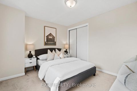 Photo 15 at 2064 Glenada Crescent, WC Wedgewood Creek, Oakville