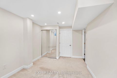 Photo 31 at 2064 Glenada Crescent, WC Wedgewood Creek, Oakville