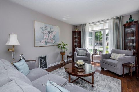 Photo 5 at 44 Columbia Road, Holly, Barrie