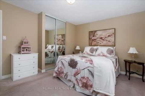 Photo 17 at 44 Columbia Road, Holly, Barrie