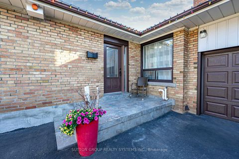 Photo 4 at 366 Renforth Drive, West Deane, Toronto