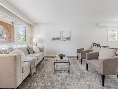 Photo 3 at 9 Garview Court, The Westway, Toronto