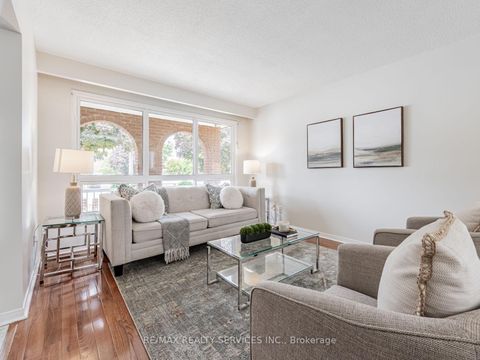 Photo 4 at 9 Garview Court, The Westway, Toronto