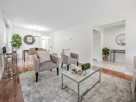 Photo 6 at 9 Garview Court, The Westway, Toronto