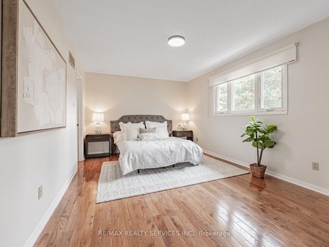 Photo 19 at 9 Garview Court, The Westway, Toronto