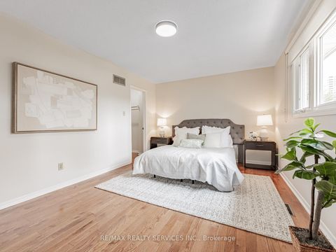 Photo 20 at 9 Garview Court, The Westway, Toronto