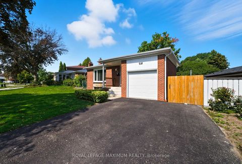 Photo 4 at 36 Boarhill Drive, Agincourt North, Toronto
