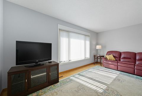 Photo 11 at 36 Boarhill Drive, Agincourt North, Toronto