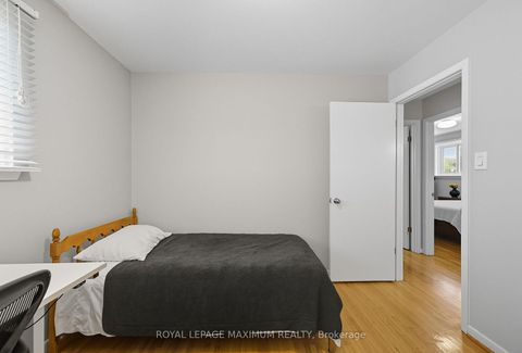 Photo 25 at 36 Boarhill Drive, Agincourt North, Toronto