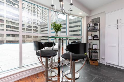 Photo 6 at 302 - 77 Harbour Square, Waterfront Communities C1, Toronto