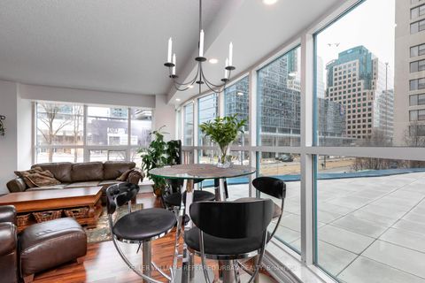 Photo 7 at 302 - 77 Harbour Square, Waterfront Communities C1, Toronto