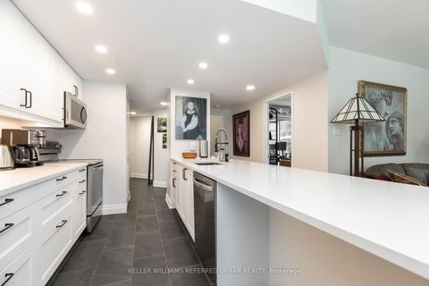 Photo 12 at 302 - 77 Harbour Square, Waterfront Communities C1, Toronto