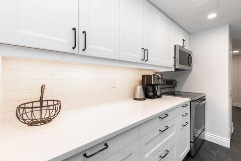 Photo 13 at 302 - 77 Harbour Square, Waterfront Communities C1, Toronto