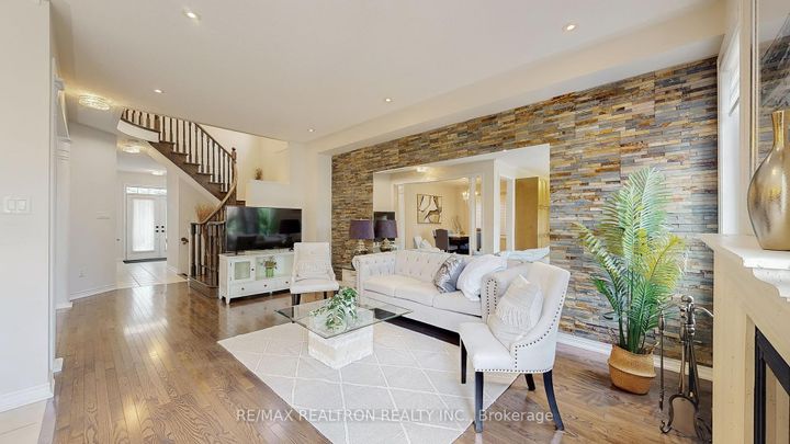 Photo 3 at 70 Albright Crescent, Jefferson, Richmond Hill